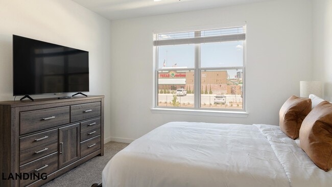 Foto del edificio - 3500 W Colorado Blvd