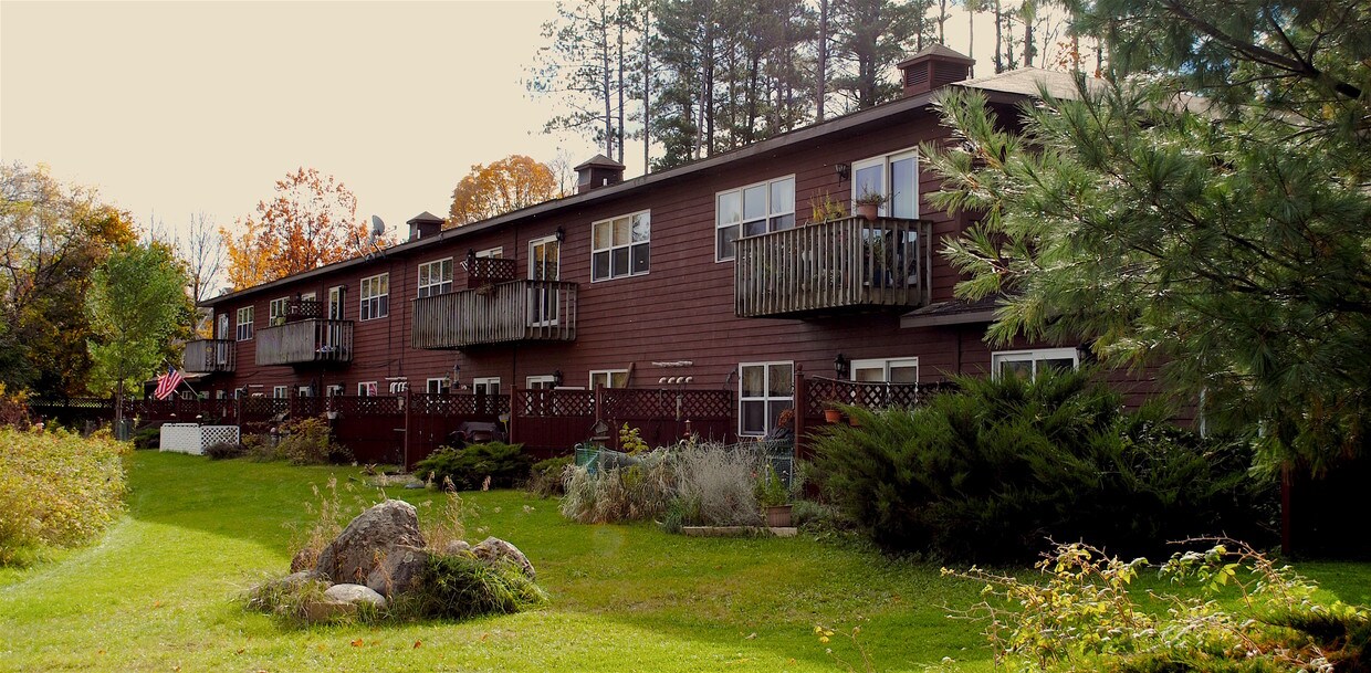 700 Detroit Ave Unit 6, Iron Mountain, MI 49801 Apartment for Rent in