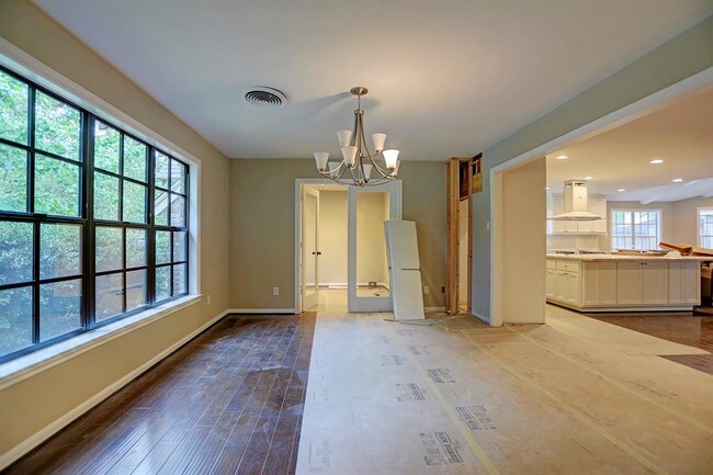 Building Photo - 12930 Hermitage Ln