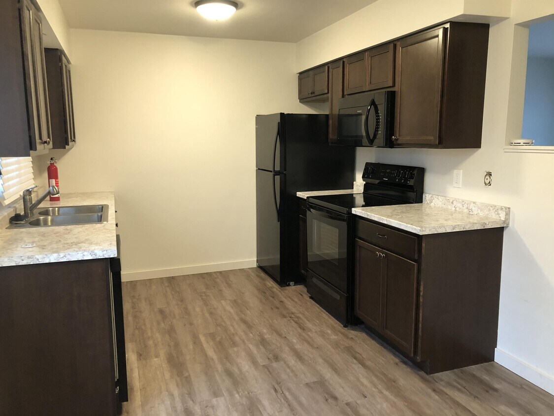 Primary Photo - 402 N 19th Ave