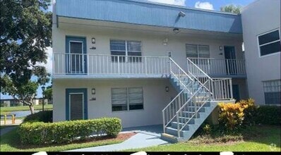 Building Photo - 816 Normandy Q