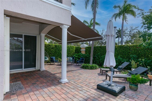 Building Photo - 966 Harbor View S