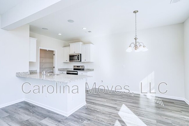 Foto del edificio - 312 Trail Branch Ct
