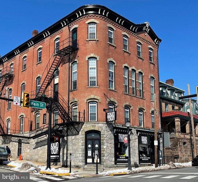 Building Photo - 13 N 4th Ave