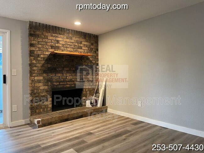 Building Photo - 6451 S Stevens St