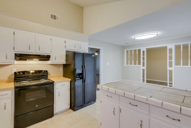 Building Photo - Cozy Four Bedroom in Augusta