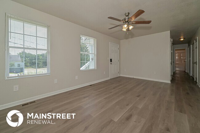Foto del edificio - 243 Sandy Hill Rd