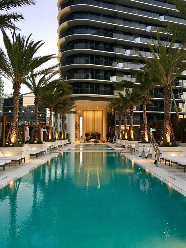 Building Photo - 801 S Miami Ave