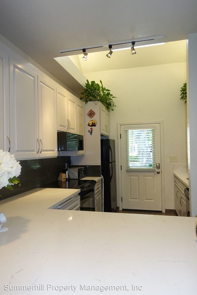 Building Photo - 2 br, 2.5 bath House - 439 Saint Julien Way
