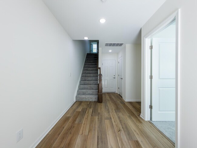 Building Photo - 25552 Tolstoy Trl