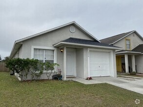 Building Photo - 9675 Hollyhill Dr