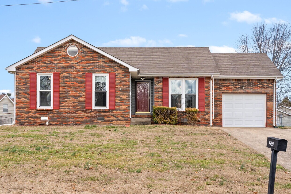 Primary Photo - 207 Moncrest Dr