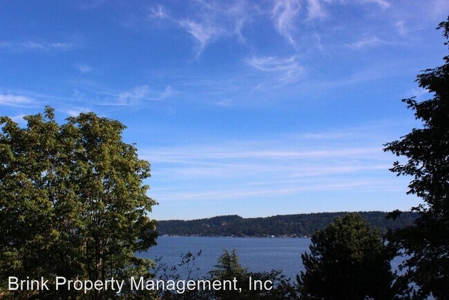 Foto del edificio - 4 br, 3.5 bath House - 5336 NE 86th St.