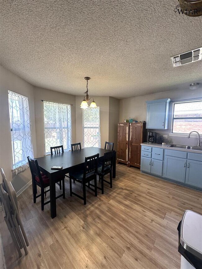 Foto del edificio - 4412 Post Oak Dr