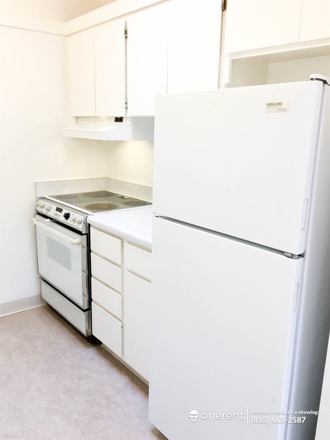 Building Photo - 500 W Middlefield Rd