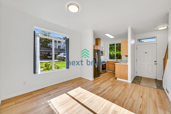 Foto del edificio - 2 BED & 1.5 BATH TOWNHOUSE FOR RENT