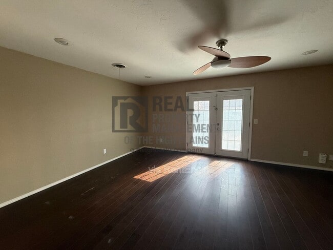 Building Photo - 5133 Kirk Dr