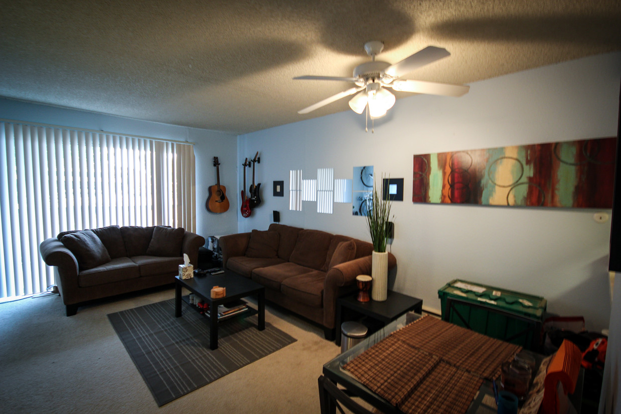 Primary Photo - 700 Edgewater Blvd