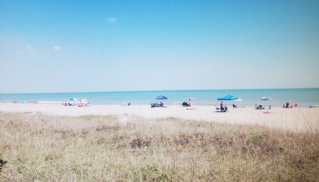 Beach 2.5 blocks away - 405 Adams Ave