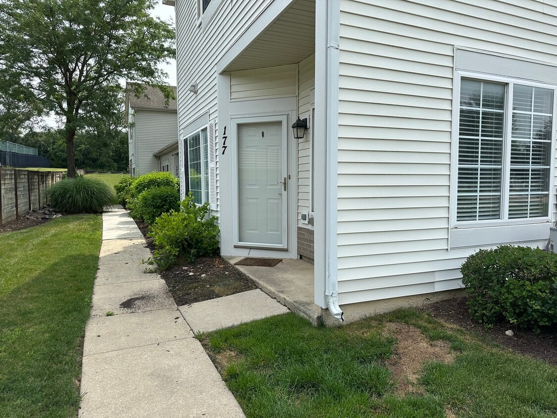 Primary Photo - 177 Braxton Ln