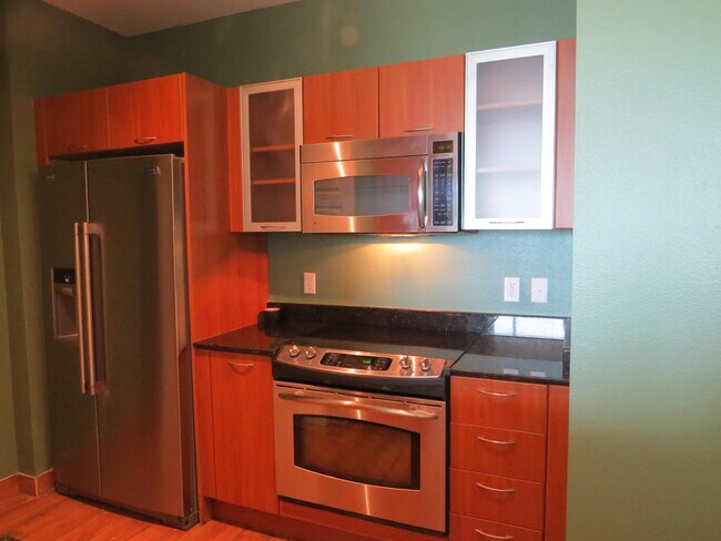 Foto del edificio - 100 NE 6th St