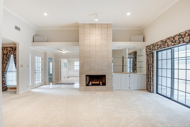 Building Photo - 14823 River Glen N