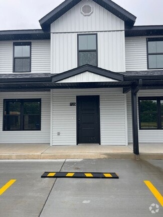 Building Photo - 727 Howard Dr