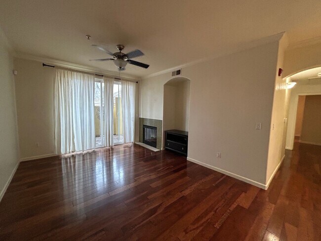 Foto del edificio - Nice condo located in Balboa Park. Water/Sewer/Garbage included