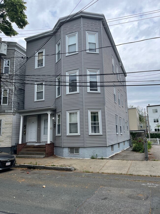 Building front - 17 Hardwick St