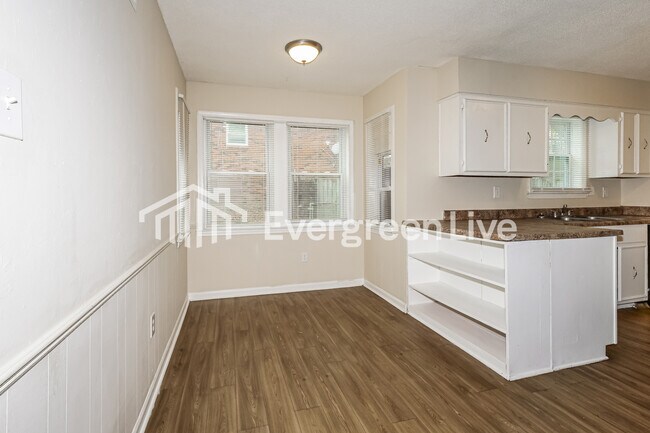 Foto del edificio - 3800 James Rd