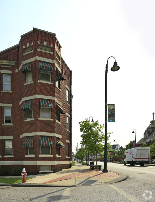 Building Photo - Harp Apartments