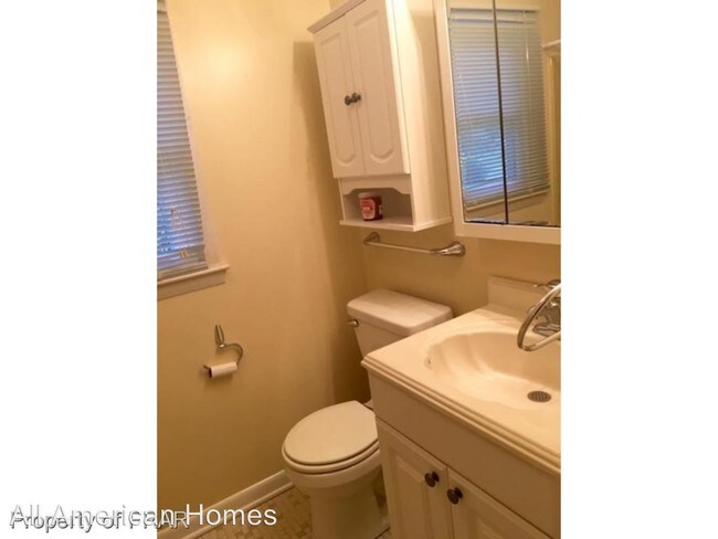 Building Photo - 1208 Wentworth Pl
