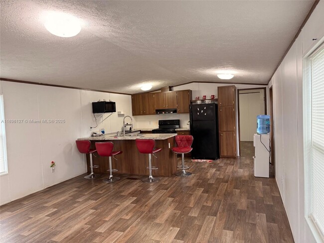 Building Photo - 751 Appaloosa Ave
