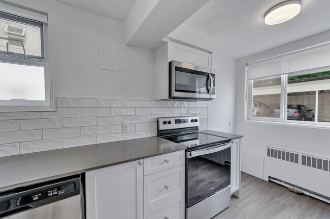 Photo du bâtiment - The Seacrest Apartments