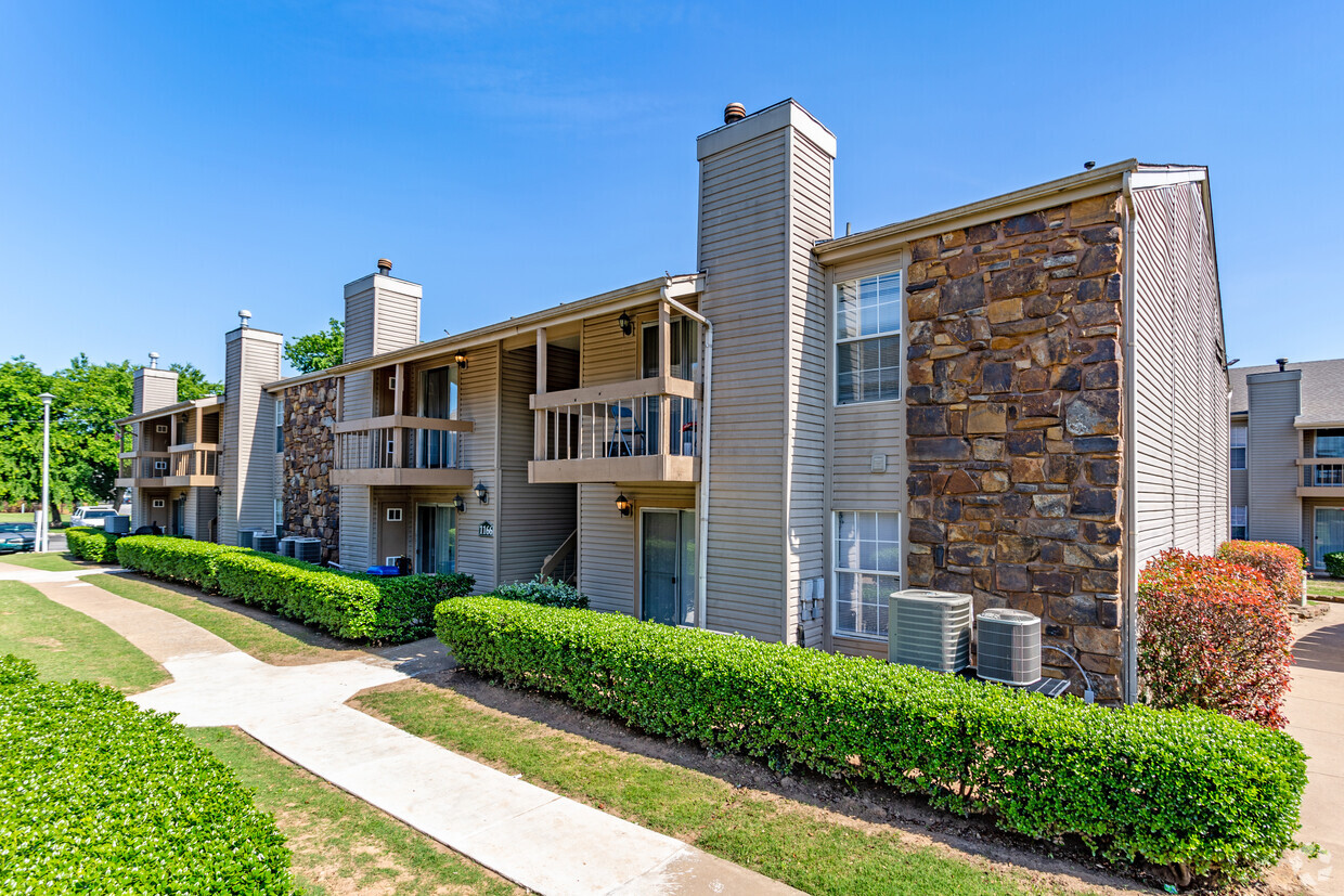 Primary Photo - Tamarack Place Apartments