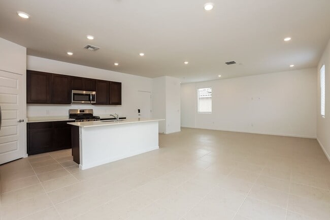 Building Photo - 7071 W Indian Clover Way