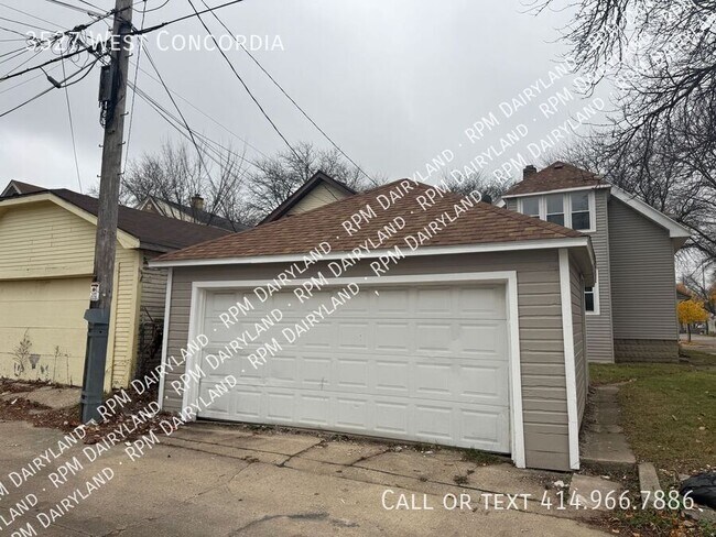 Building Photo - 3527 West Concordia-