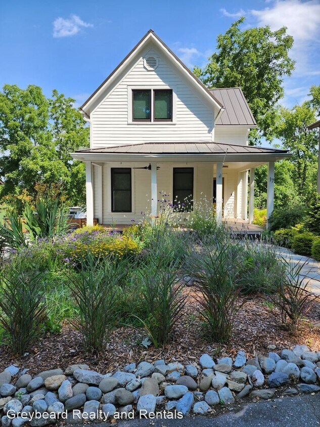 17 Girdwood St, Asheville, NC 28801 House Rental in Asheville, NC