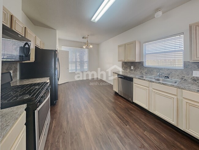 Building Photo - 30 Huntington Bend Dr