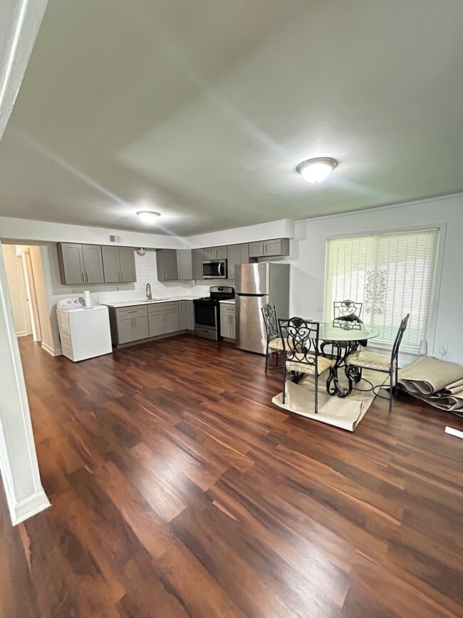 Kitchen & Dining Room - 4234 University St