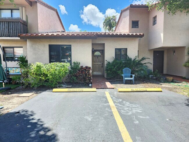 Building Photo - 3822 SW 79th Ave