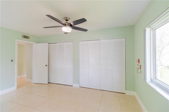 Foto del edificio - 4156 NW 90th Ave