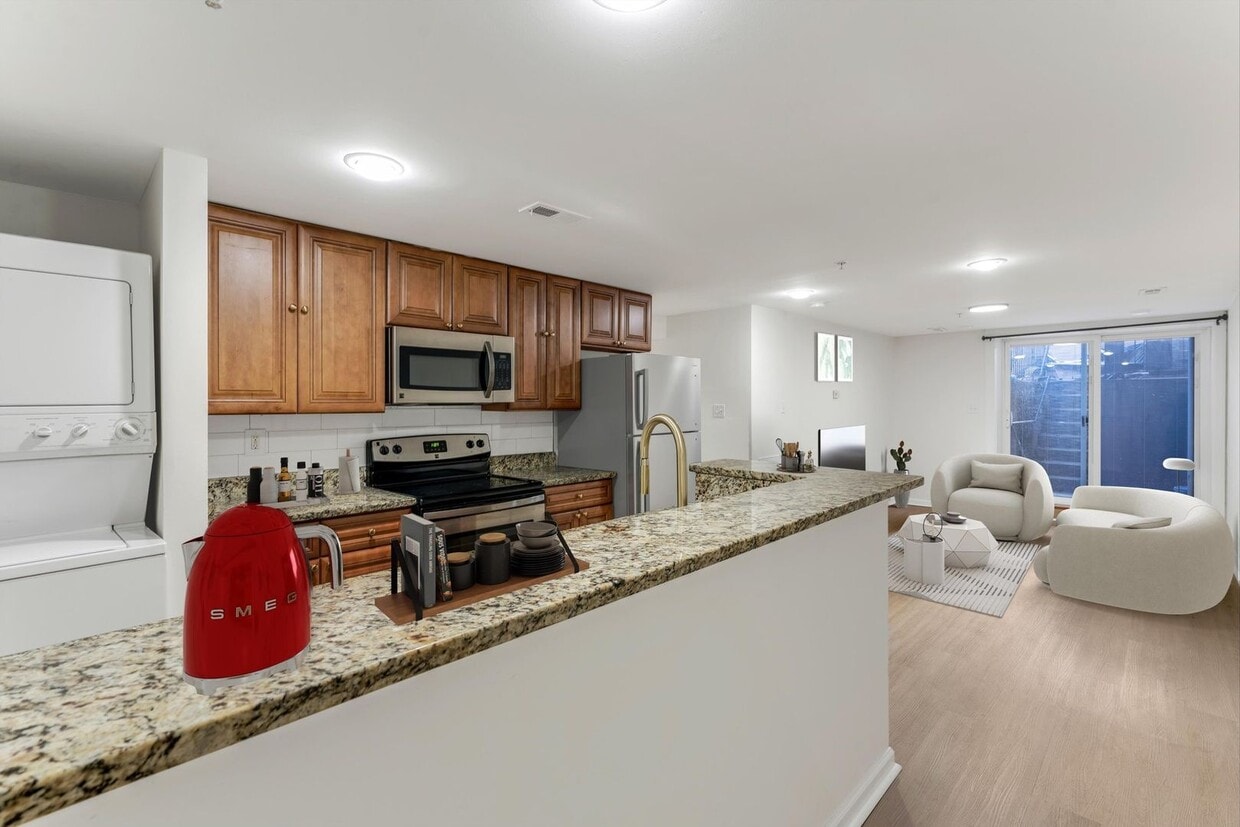Primary Photo - Stunning Newly Updated, Modern 3 BEDROOM w...