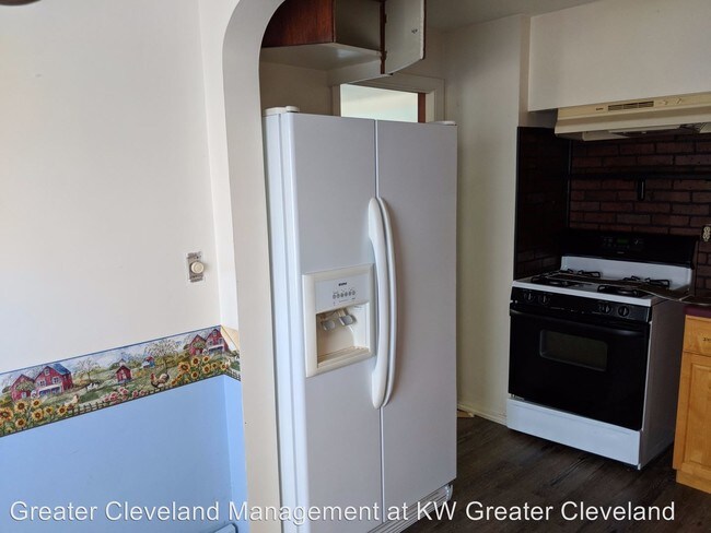 Foto del edificio - 3 br, 1 bath House - 9107 S. Highland Avenue