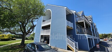 Building Photo - 9535 Bay Front Dr