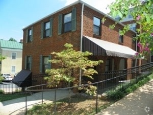 Primary Photo - Camden Plaza