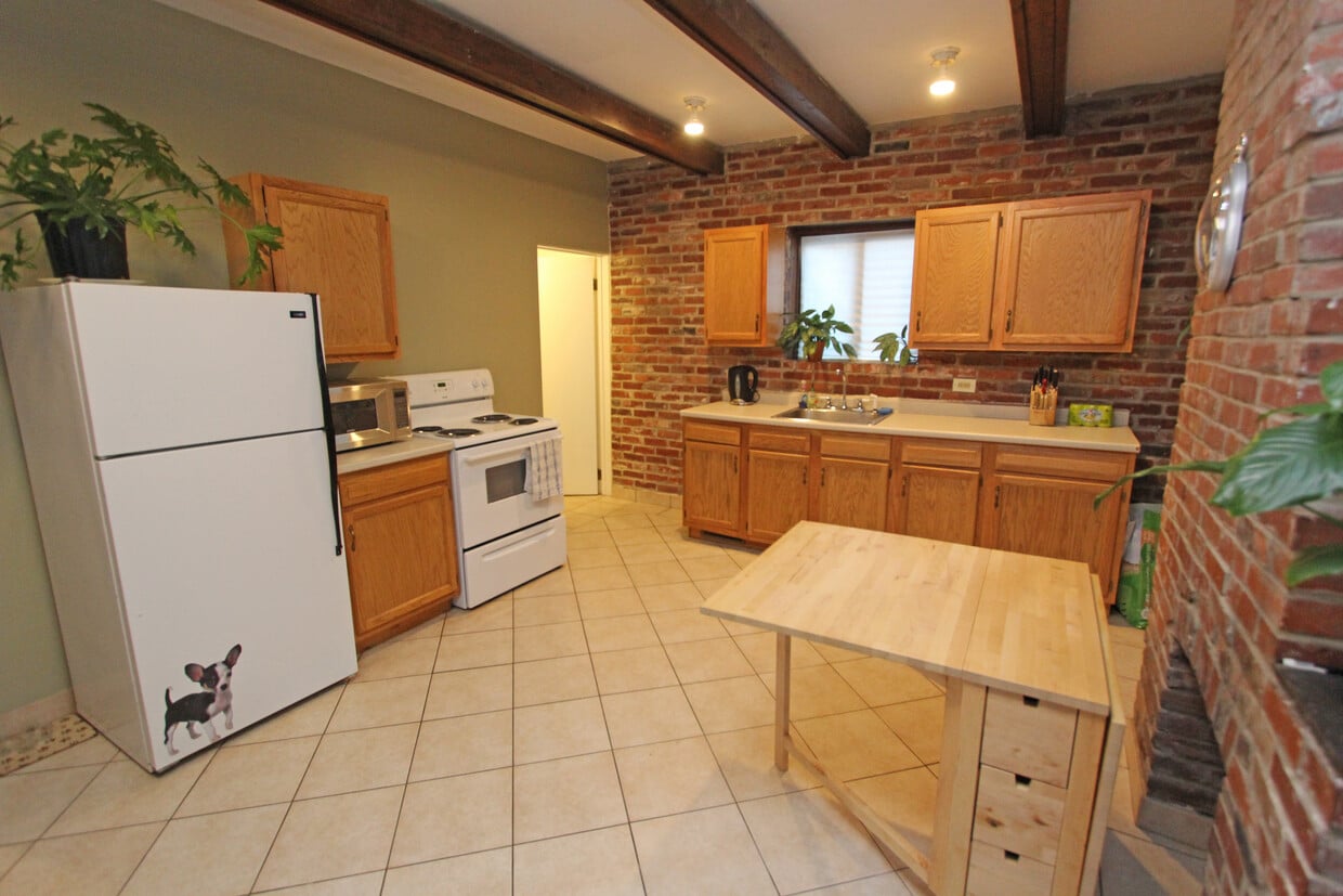 Primary Photo - 2610 Quarry St