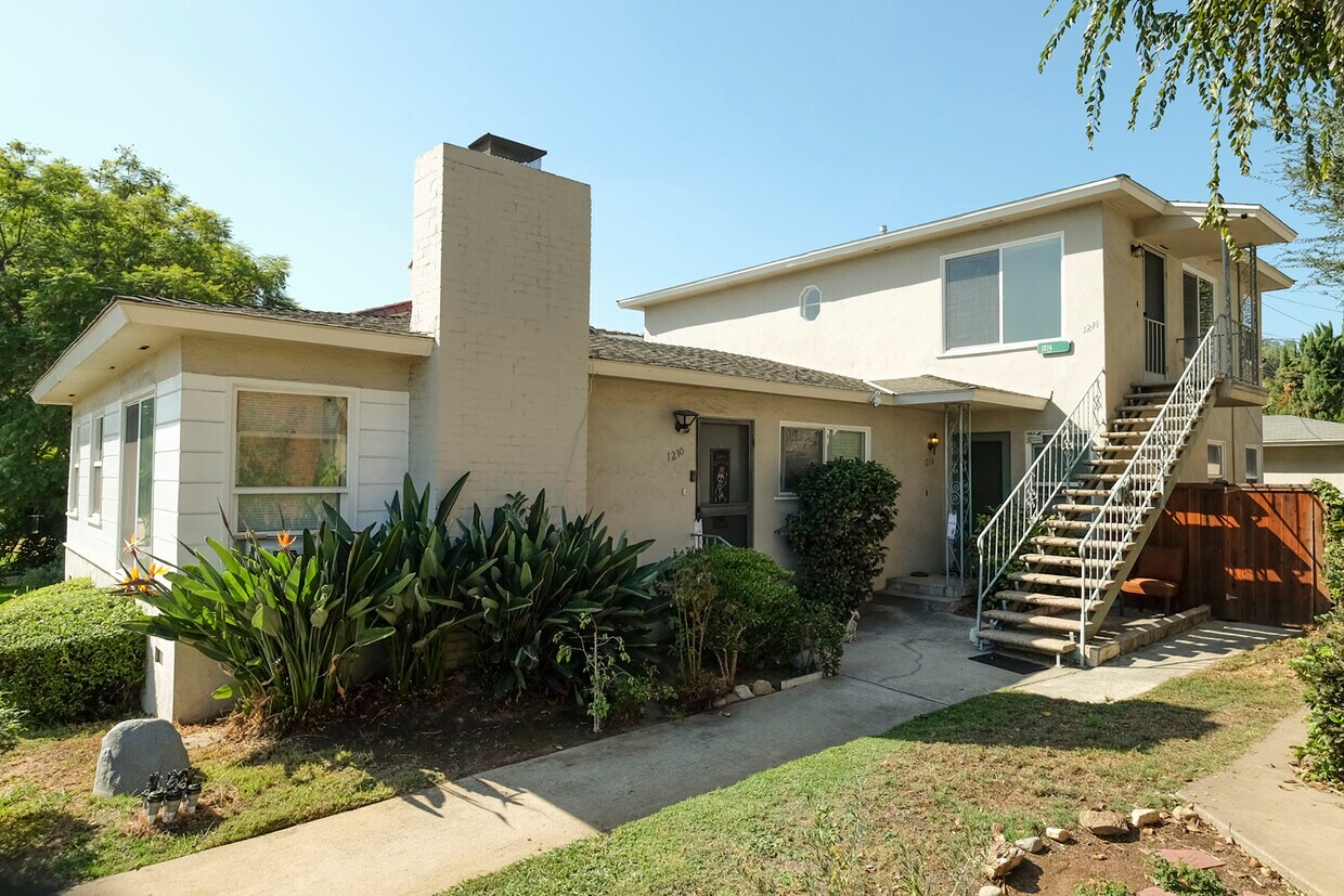 Primary Photo - 1214 Huntington Dr