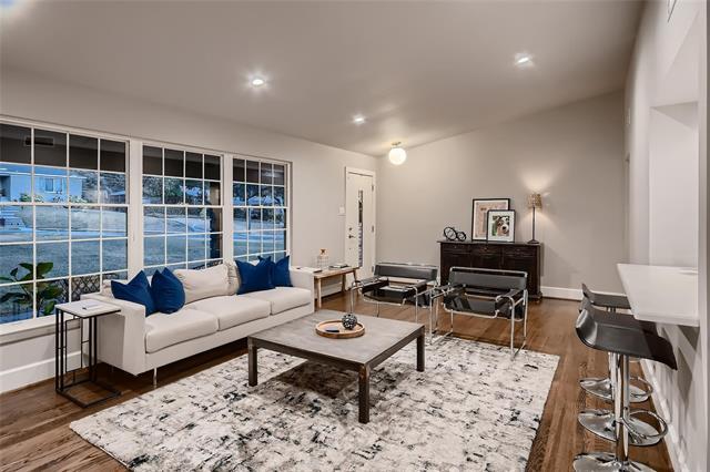 Building Photo - 221 Lakeridge Dr