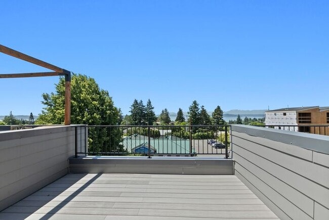 Building Photo - Air Conditioned West Seattle Live/Work Tow...
